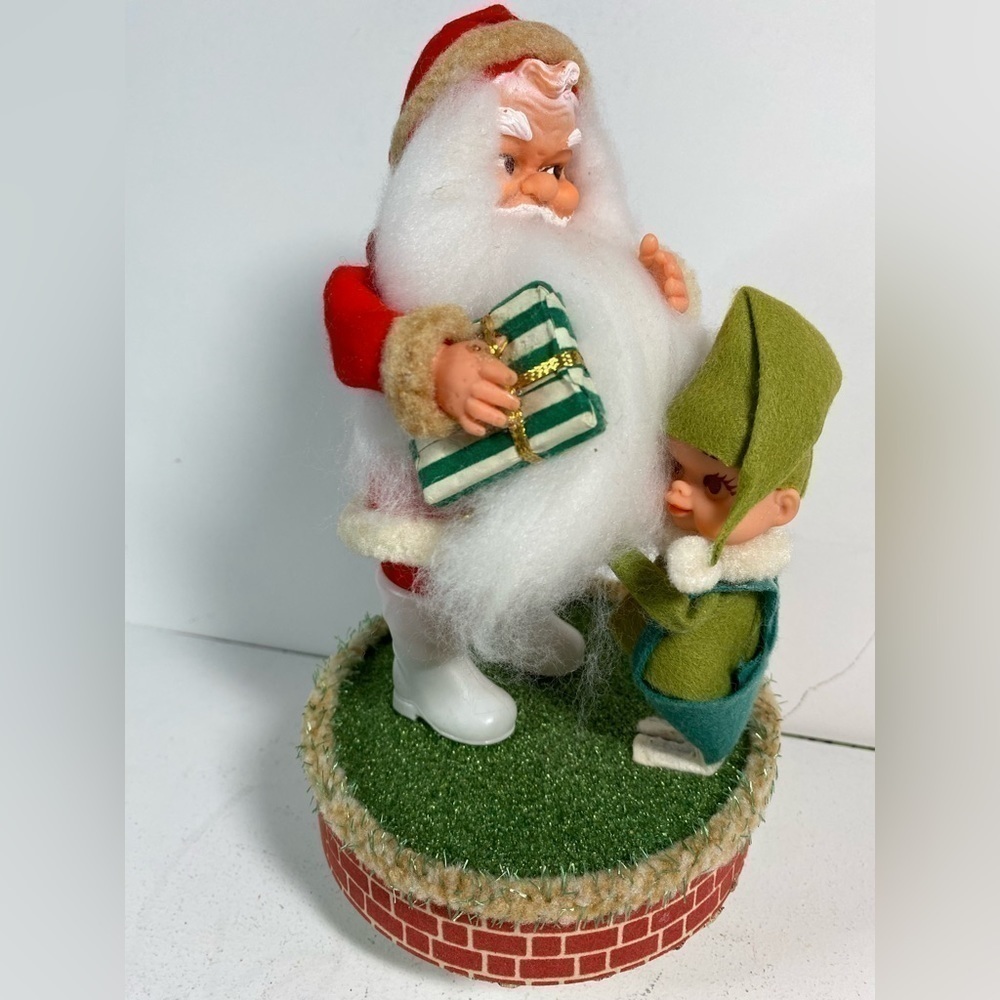 RARE VINTAGE SANKYO REVOLVING MUSIC BOX SANTA‎ AND ELF PIXIE DANCING/TAGS